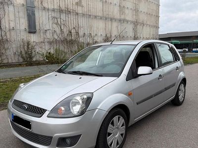 Gebraucht Ford Fiesta 80 PS (58 kW) 2006 Silber Kleinwagen