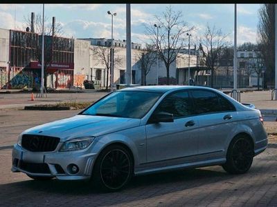 Second-hand Mercedes C63 AMG 184 CP (135 kW) 2009 Argintiu Berlinǎ