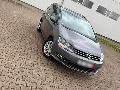 Second-hand VW Sharan 150 CP (110 kW) 2011 Gri Monovolum