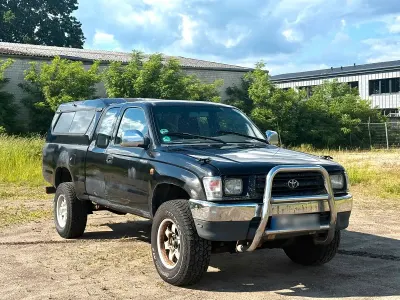 Gebraucht Toyota HiLux 140 PS (102 kW) 1999 Schwarz Pickup