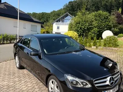 Gebraucht Mercedes E220 Avantgarde 170 PS (125 kW) 2015 Schwarz Kombi