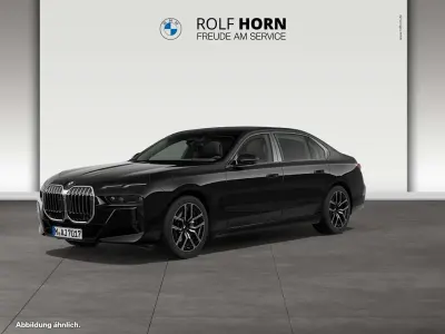 Gebraucht BMW 740 M Sport 299 PS (219 kW) 2025 Black sapphire Limousine