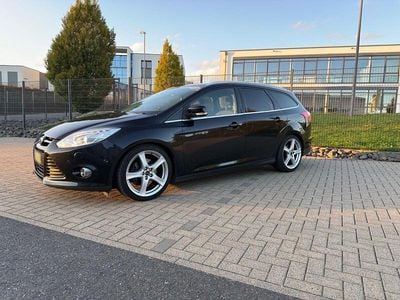 Gebraucht Ford Focus 182 PS (133 kW) 2014 Schwarz Limousine
