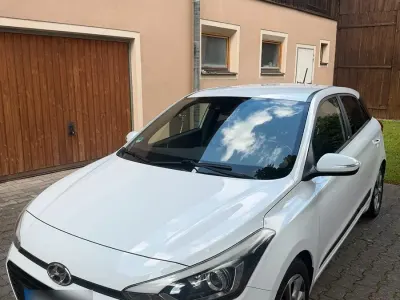 Gebraucht Hyundai i20 Active 101 PS (74 kW) 2016 Weiß Limousine