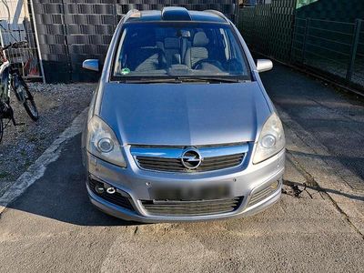 Blau Gebraucht 2007 Opel Zafira Van / Kleinbus | 5.150 € (Teuer)