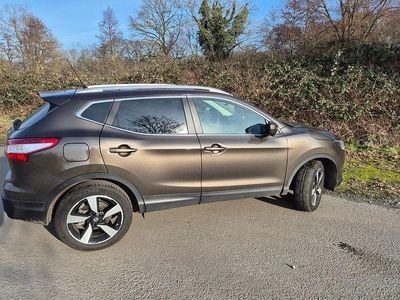 Braun Gebraucht 2016 Nissan Qashqai 360º SUV | 12.990 € (Fairer Preis)