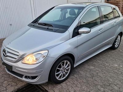 Usata Mercedes B200 136 CV (100 kW) 2007 Grigio Monovolume