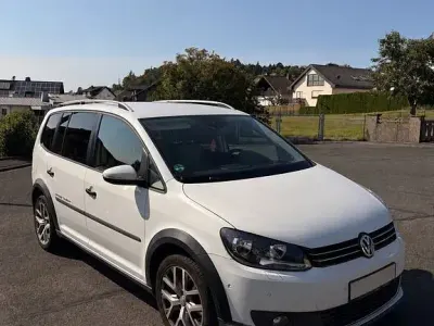 Gebraucht VW Touran Cross 140 PS (102 kW) 2014 Weiß Van / Kleinbus