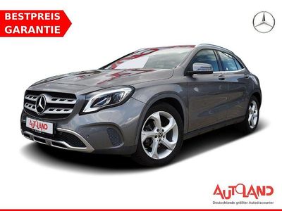 Grau Gebraucht 2017 Mercedes GLA200 Urban SUV | 22.490 € (Etwas zu teuer)