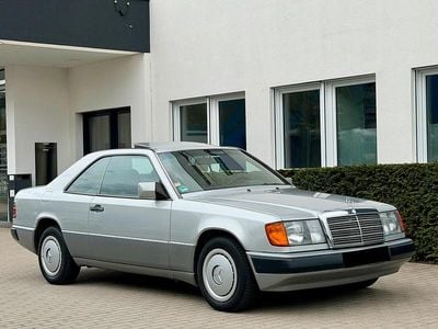Gebraucht Mercedes E300 179 PS (131 kW) 1992 Silber Coupé
