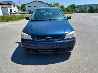Gebraucht Opel Astra 105 PS (77 kW) 1998 Blau Limousine
