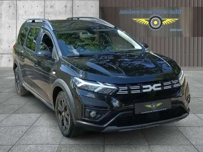 Gebraucht Dacia Jogger Extreme 110 PS (80 kW) 2023 Perlmuttschwarz Van / Kleinbus