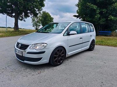Grau Gebraucht 2007 VW Touran Van / Kleinbus | 2.799 € (Guter Preis)