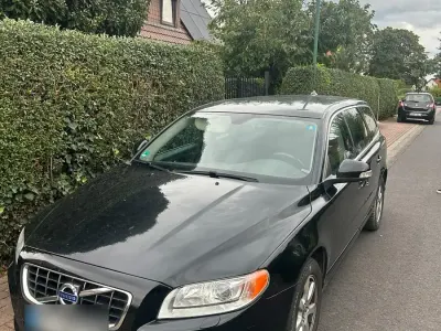 Gebraucht Volvo V70 163 PS (119 kW) 2011 Schwarz Kombi
