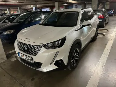 Gebraucht Peugeot e-2008 Allure 100 kW (136 PS) 2021 Weiß SUV