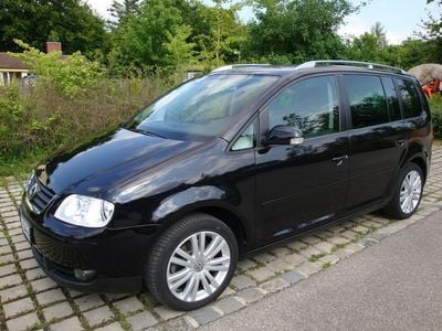 Schwarz metallic Gebraucht 2006 VW Touran Highline Van / Kleinbus | 14.850 €