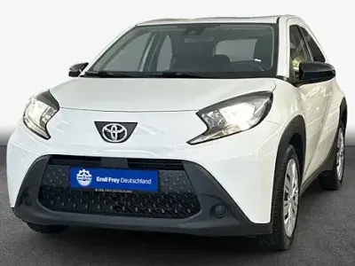 Gebraucht Toyota Aygo X-play 72 PS (52 kW) 2022 Weiß Kleinwagen