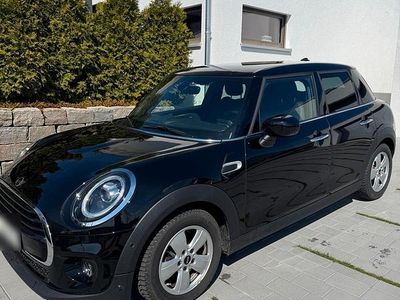 Begagnad Mini Cooper 136 HK (100 kW) 2020 Svart Halvkombi