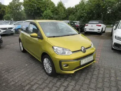 Gebraucht VW up! United 65 PS (47 kW) 2021 Honey yellow metallic Kleinwagen
