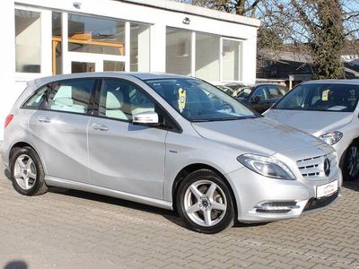 Gebraucht Mercedes B180 122 PS (89 kW) 2012 Silber Van / Kleinbus