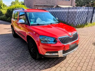 Gebraucht Skoda Yeti Cool Edition 110 PS (80 kW) 2015 Rot SUV