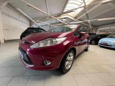 Gebraucht Ford Fiesta Titanium 82 PS (60 kW) 2009 Rot Kleinwagen