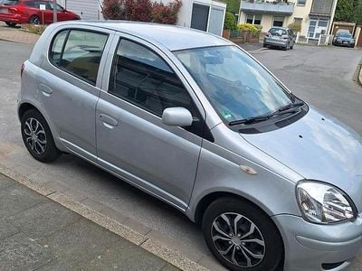 Gebraucht Toyota Yaris 87 PS (63 kW) 2004 Silber Kleinwagen