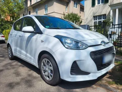 Gebraucht Hyundai i10 Select 67 PS (49 kW) 2019 Weiß Kleinwagen