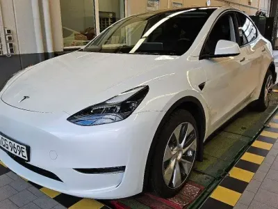 Gebraucht Tesla Model Y 378 kW (514 PS) 2023 Weiß SUV