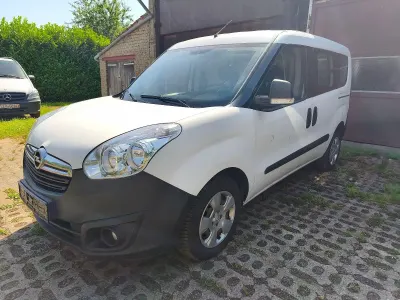 Gebraucht Opel Combo 105 PS (77 kW) 2018 Weiß Van / Kleinbus