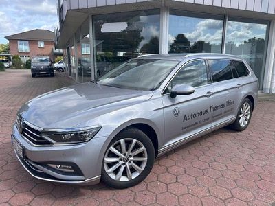 Pyritsilber metallic (metallic) Gebraucht 2023 VW Passat Elegance Kombi | 25.990 € (Fairer Preis)