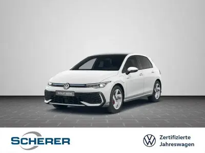 Gebraucht VW Golf VIII GTE 272 PS (200 kW) 2025 Pure white schwarz (metallic) Limousine