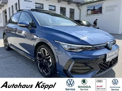 Nouă VW Golf VIII R-line 150 CP (110 kW) 2026 Albastru Berlinǎ