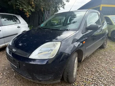 Gebraucht Ford Fiesta Trend 69 PS (50 kW) 2004 Blau Kleinwagen