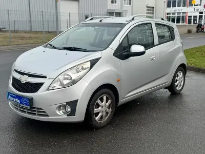 Second-hand Chevrolet Spark 82 CP (60 kW) 2012 Argintiu Hatchback