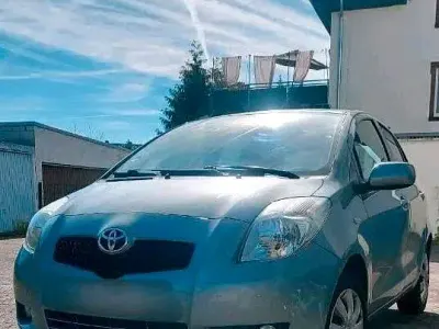 Gebraucht Toyota Yaris 87 PS (63 kW) 2008 Silber Kleinwagen