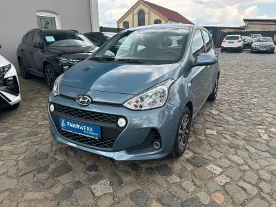 Gebraucht Hyundai i10 Passion 67 PS (49 kW) 2018 Blau Kleinwagen