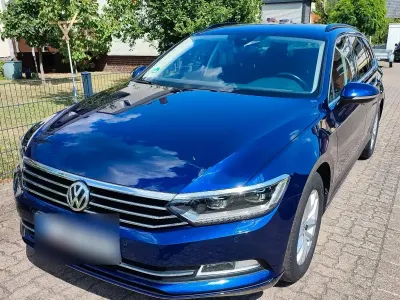 Gebraucht VW Passat 190 PS (139 kW) 2019 Blau Kombi