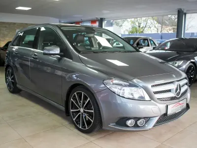 Gebraucht Mercedes B200 156 PS (114 kW) 2014 Grau Kleinwagen