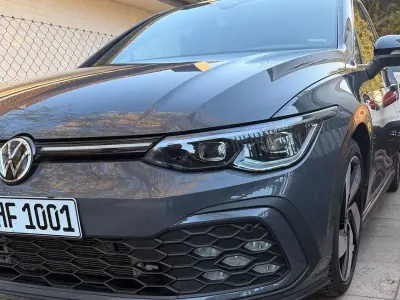 Gebraucht VW Golf VIII GTI 245 PS (180 kW) 2022 Grau Limousine