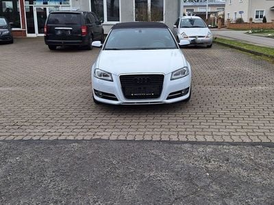 Weiß Gebraucht 2011 Audi A3 Cabriolet S-Line Cabrio | 8.699 € (Fairer Preis)