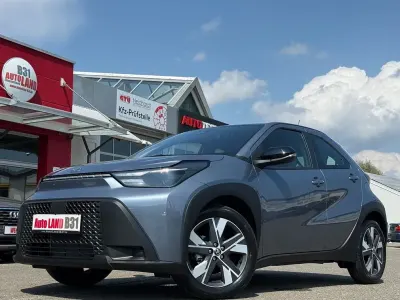 Neu Toyota Aygo X 116 PS (85 kW) 2026 Grau SUV