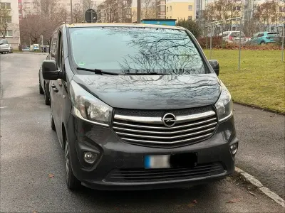 Usata Opel Vivaro 125 CV (91 kW) 2016 Nero Monovolume