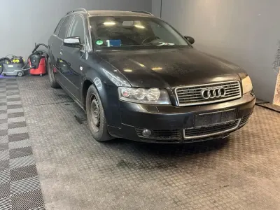 Gebraucht Audi A4 131 PS (96 kW) 2003 Schwarz Kombi