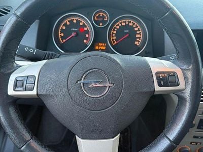 Second-hand Opel Astra Catch Me 116 CP (85 kW) 2007 Argintiu Berlinǎ