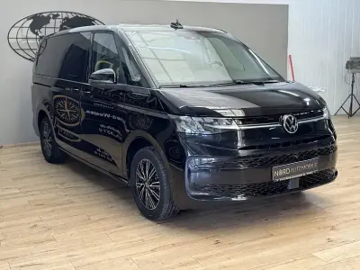 Gebraucht VW Multivan Life 116 PS (85 kW) 2023 Schwarz Van / Kleinbus
