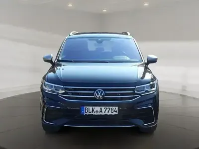 Gebraucht VW Tiguan Allspace R-line 200 PS (147 kW) 2024 Schwarz SUV