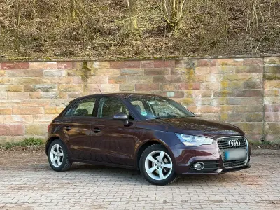 Gebraucht Audi A1 Sportback Attraction 90 PS (66 kW) 2013 Rot Kleinwagen