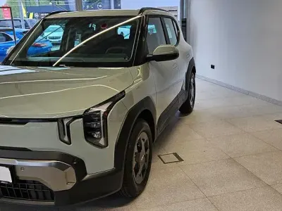 Neu Kia EV2 Earth 108 kW (147 PS) 2026 Grau SUV
