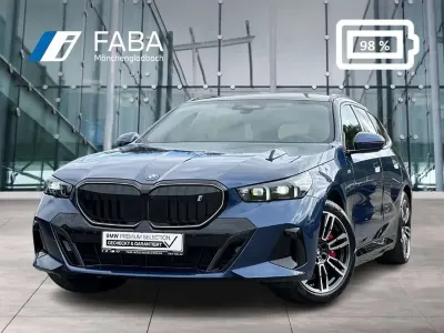 Gebraucht BMW i5 M Sport 250 kW (340 PS) 2025 Blau Kombi